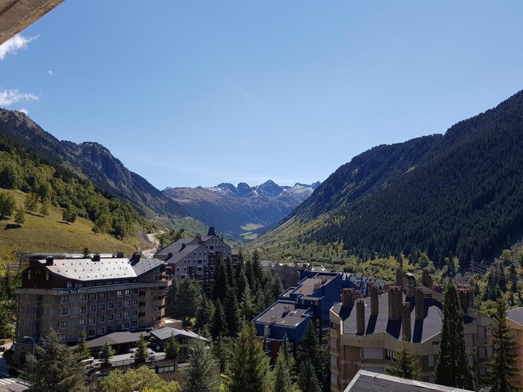 Апартаменты Apartamento Aguilera Naut Aran Экстерьер фото