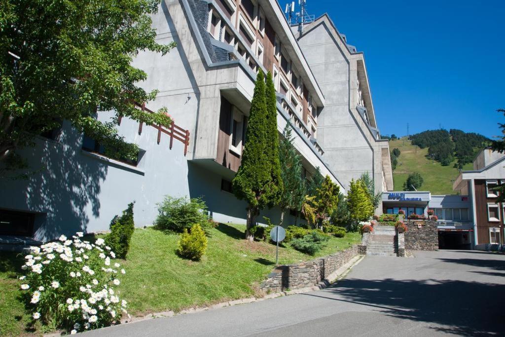 Апартаменты Apartamento Aguilera Naut Aran Экстерьер фото